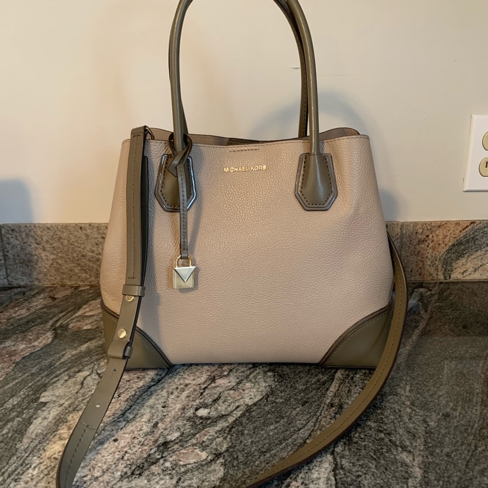 Michael Kors Purse - Picture 2 of 7